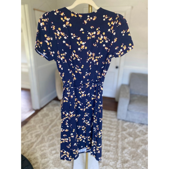 PopSugar Floral Wrap Dress Knee Length Feminine Wedding Nursing Friendly Event - Picture 3 of 9